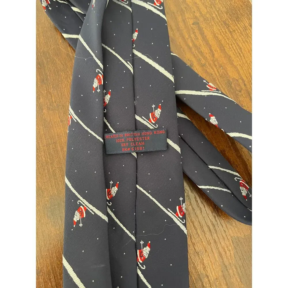 Skiing Santa tie